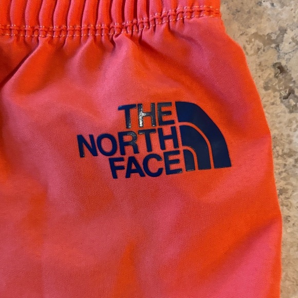 The North Face size XS women’s Bright orange Flashdry Active Shorts - Picture 4 of 5